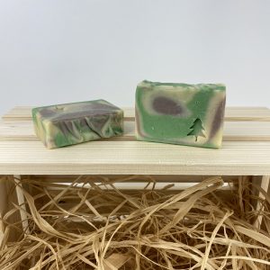 Prírodné mydlo s kozím mliekom bez obalu – Lesný škriatok (nový dizajn)